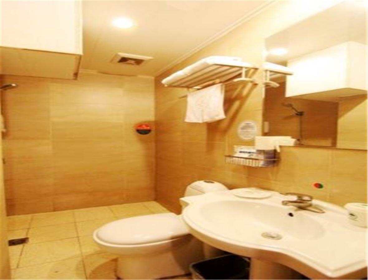 Greentree Inn Shandong Qingdao Railway Station Zhanqiao Yacht Wharf Express Exteriér fotografie